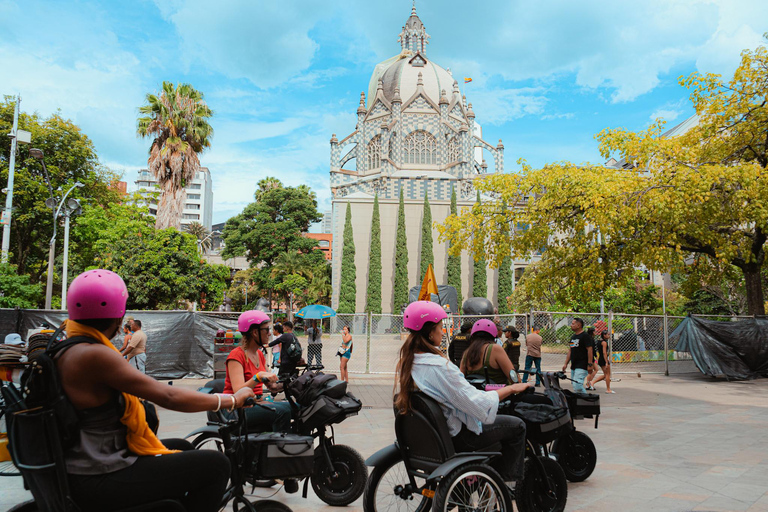 Medellín: City Transformation Tour with Tricycle Ride