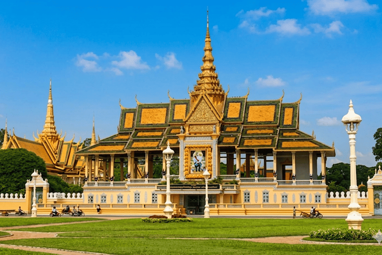 Phnom Penh: 10 Iconic Evening City Highlights by Tuk-Tuk