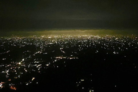 Yogyakarta : Turgo Hill - Vue imprenable sur les coulées de lave du mont MerapiYogyakarta : colline de Turgo - Vue imprenable sur le volcan Merapi