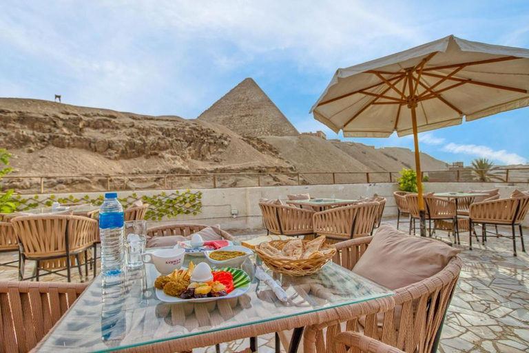 Giza: Private Half-Day Pyramids with Lunch at Villa Khufu