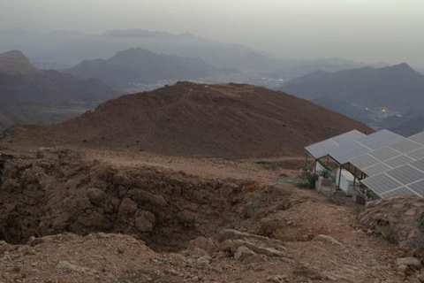 Muscat: Saal Walk Guided Hike with Sunset & City Views Tour