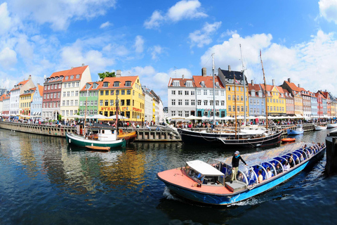 Rondvaart door de grachten in Kopenhagen en stadswandeling Nyhavn3 uur: rondleiding door de oude binnenstad en boottocht