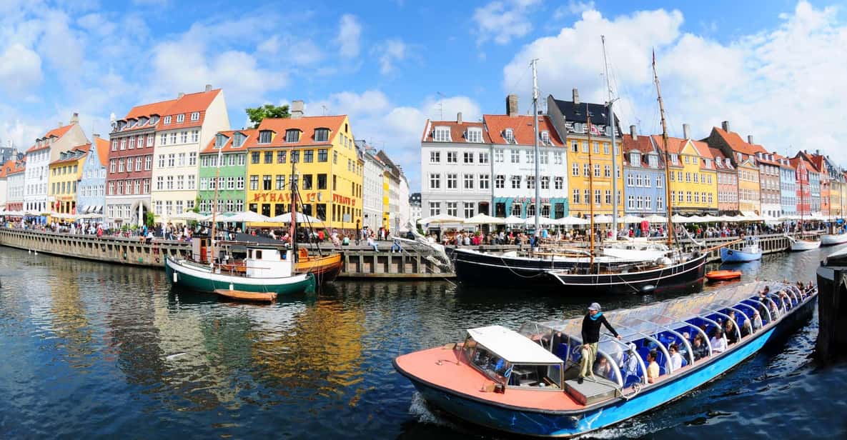 Afbeelding 2 van Kopenhagen: Rondvaart door de grachten & wandeltour door de oude stad/Nyhavn