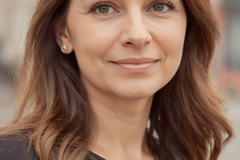 Bratislava: Private Photoshoot with Edited Photos