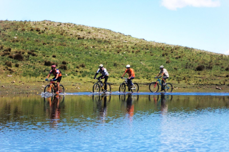 Bike ride through the Cordillera Blanca viewpoint Bike ride to the Cordillera Blanca viewpoint