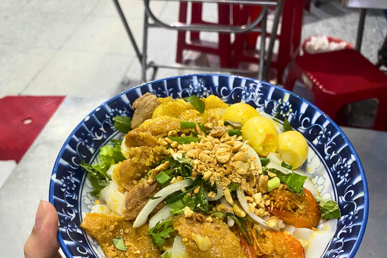 Da Nang: tour gastronomico dello street food vegano e vegetariano in scooterDa Nang: tour gastronomico vegano e vegetariano in scooter