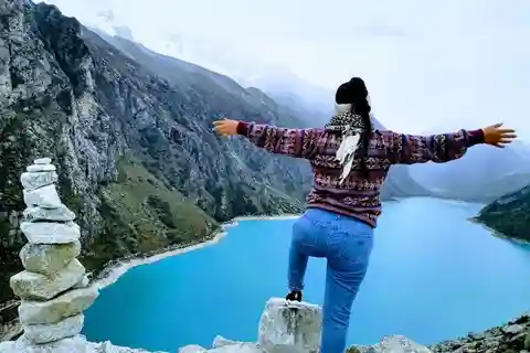 Huaraz: Full Day Laguna Parón + Vista Nevado Artesonraju