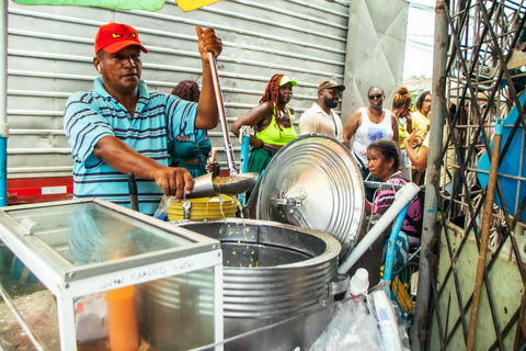 Cartagena: breakfast / lunch SEA FOOD cooked by native WOMEN