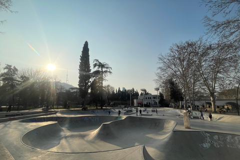 Tbilisi 2 parki: Jezioro Żółwi i park Dedaena z pchlim targiem