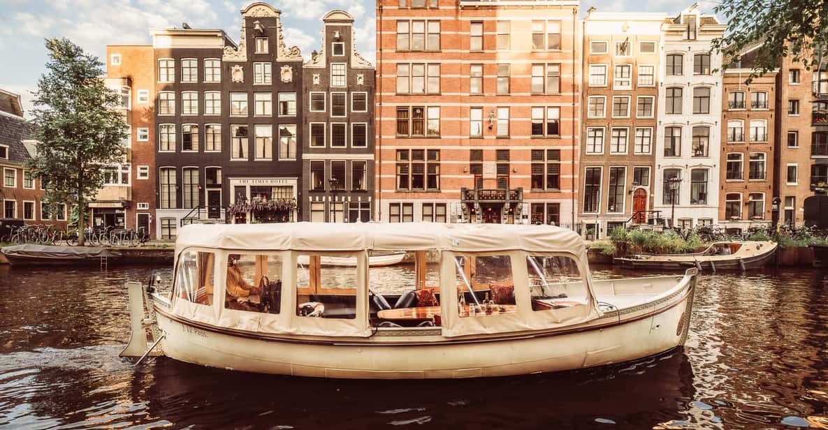 Afbeelding 8 van Amsterdam: Privé romantische grachtenrondvaart met prosecco/hapjes