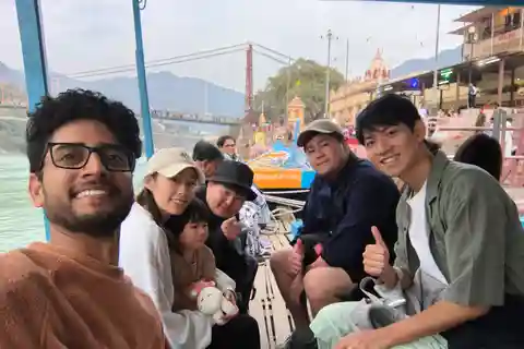 Rishikesh: Guided Walk Tour with Ganga Aarti Ceremony