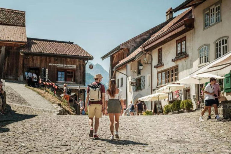 Depuis Bâle : excursion d&#039;une journée à Gruyères avec château et laiterie de spectacle.