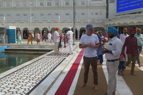 Amritsar: Golden Temple, Jallianwala Bagh, Wagah Border Tour