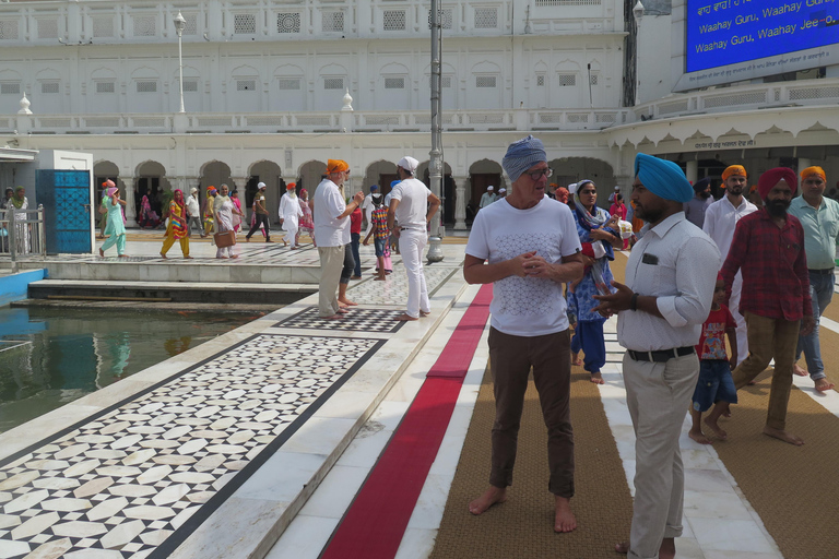 Amritsar: Golden Temple, Jallianwala Bagh, Wagah Border Tour