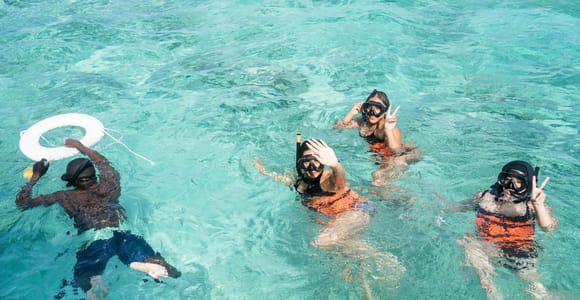 Punta Cana: Catamaran Tour with Reef Snorkeling and Open Bar