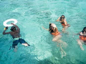 Punta Cana: Katamaran Tour mit Riffschnorcheln und Open Bar