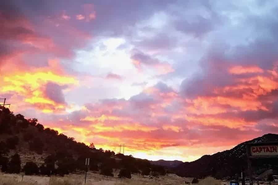 Salida: Zipline-Tour bei Sonnenuntergang mit Blick auf die Rocky Mountains. Foto: GetYourGuide