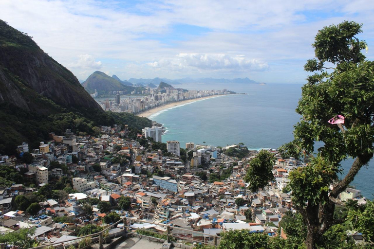 Rio de Janeiro: Morro Dois Irmãos Hike & Vidigal Favela Tour