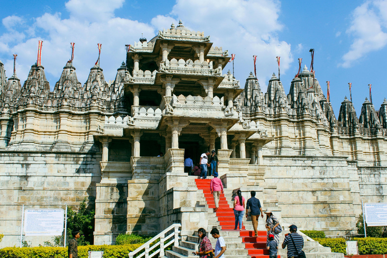 Udaipur to Jodhpur: Ranakpur Temple & Jawai Leopard Safari