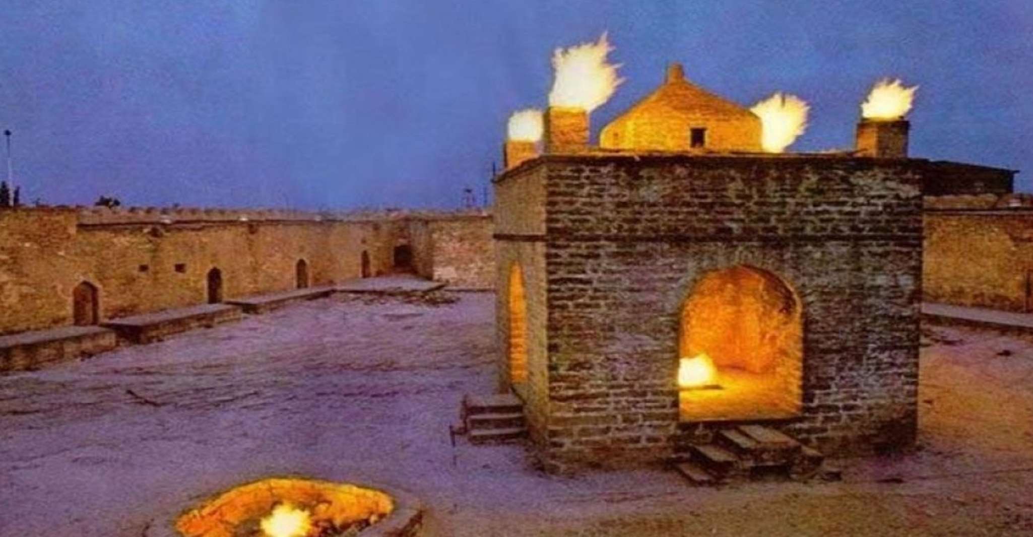 Ateshgah Fire temple and Burning mountain tour - Housity