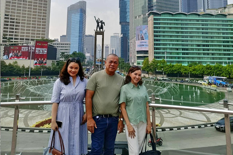 Tour turístico de medio día por la ciudad moderna y el casco antiguo de Yakarta