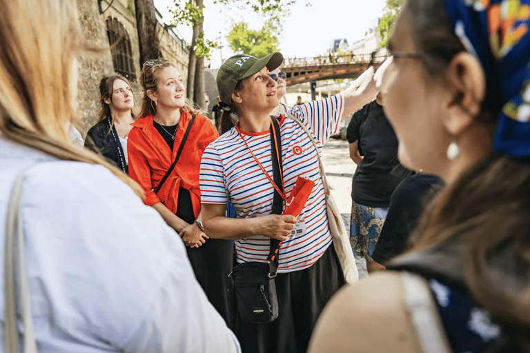 Paris: Notre-Dame Cathedral Guided Tour with Group Access