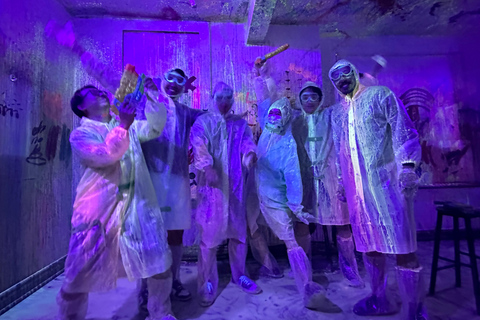 Toronto: Neon Splatter Paint Experience in a Private Studio 1-Hour Neon Splatter Paint Experience