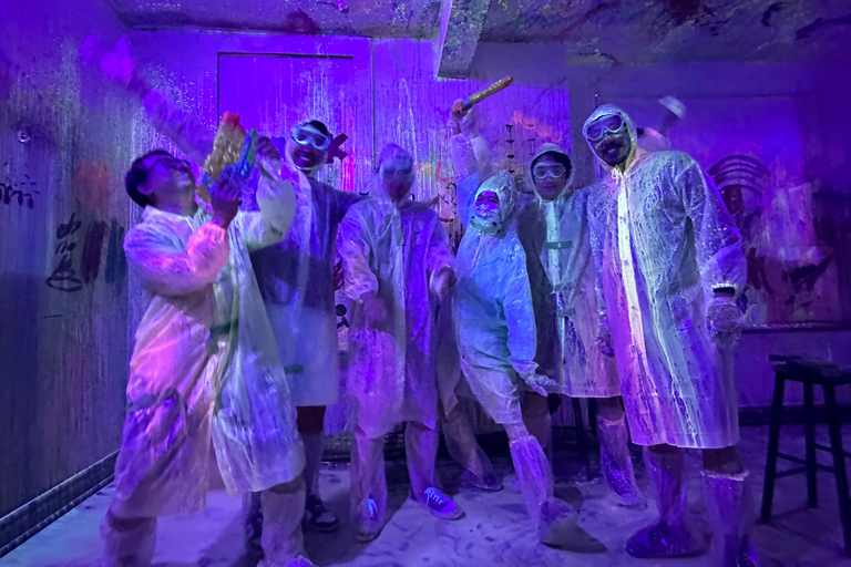 Toronto: Neon Splatter Paint Experience in a Private Studio 1-Hour Neon Splatter Paint Experience