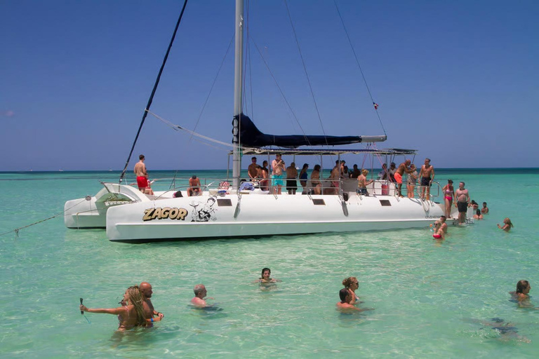 Bayahibe: Saona Island Catamaran Cruise with Lunch & Drinks