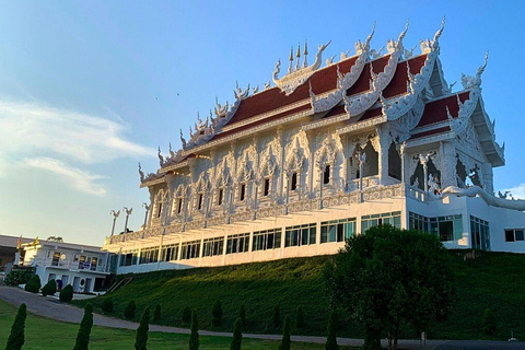 Chiang Mai: Templi del Buddha bianco, blu e grande a Chiang Rai