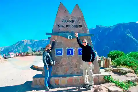 Desde Arequipa: Excursión de 1 día al Cañón del Colca con traslado a Puno