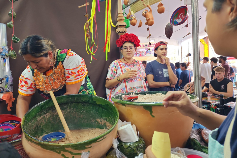 Oaxaca: Day of the Dead Evening Walking Tour with Dinner