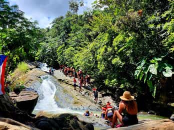 Desde San Juan: río Rainforest, playa Luquillo y tour por cuevas.