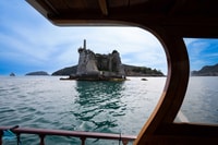 De La Spezia, tournée en bateau Cinque Terre avec déjeuner et vin - Housity