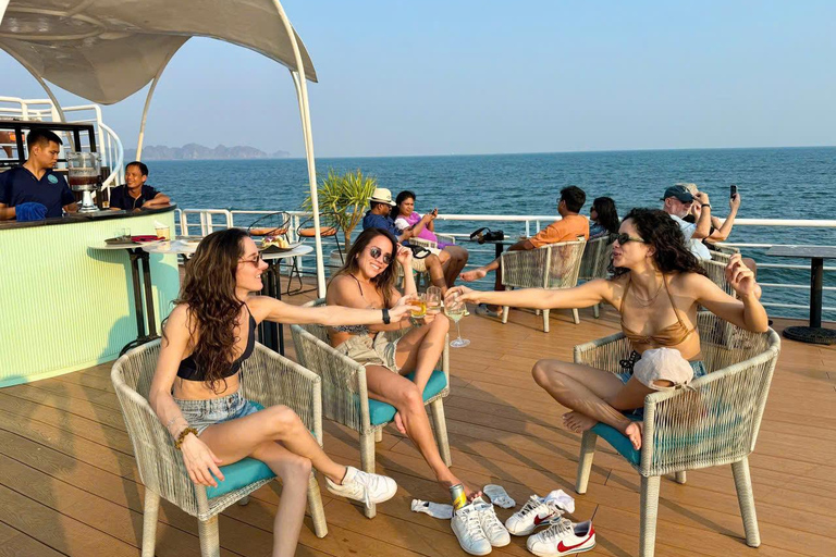 Hanoi/Port : 2-Day Ha Long & Lan Ha Bay on Luxury Cruises Limousine Bus from Hanoi to Ha Long