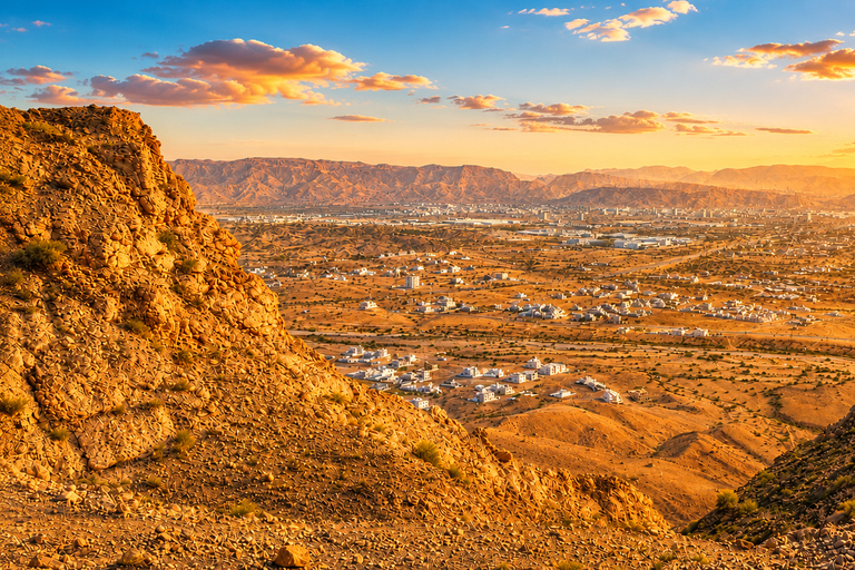 Muscat: Jebel Khoneh Sunset Tour with Transfers