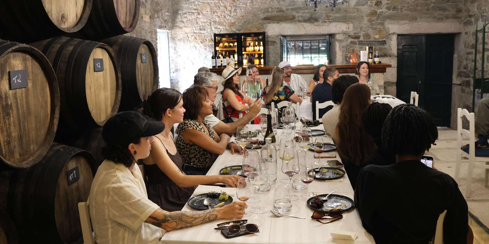 Douro Valley: Indulge in wines, food & an 1h scenic cruise