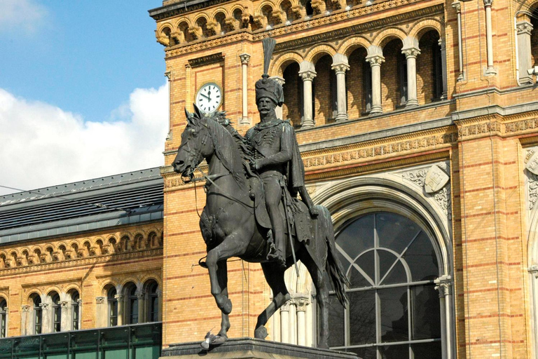 Hannover: Express Walk with a Local in 60 minutes 60 min - Walking Tour