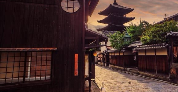 Kyoto: Gion Geisha District & Hidden Gems Walking Tour