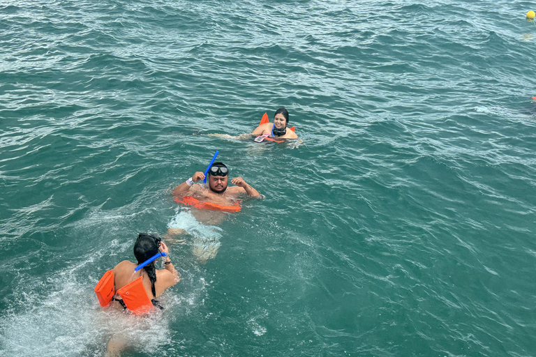 Catamarano illimitato per Isla Mujeres da Playa del carmen