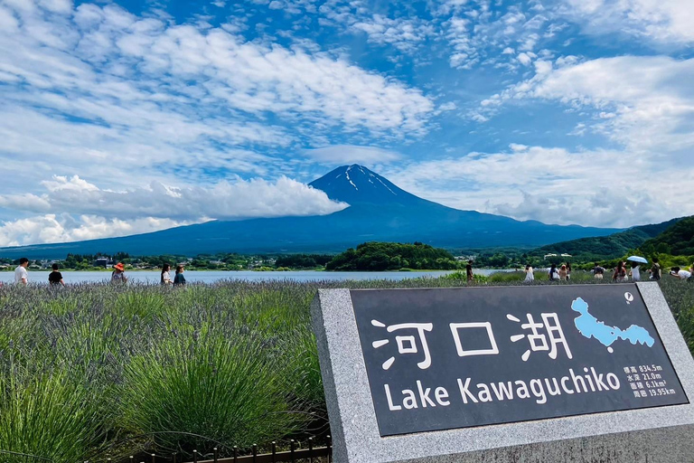 Tokyo : Excursion d'une journée à la 5e station du Mont Fuji, dans la région du Fuji et à Kawaguchiko8:20 Rendez-vous au bureau de poste de Shinjuku