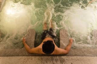 Bangkok: Tagespass für das Leona Onsen mit Getränk