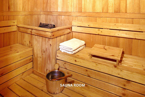 Jakarta: Sunrise Golf Experience at Pondok Indah w/ Transfer Morning Golf Experience with Hotel Pickup & Massage