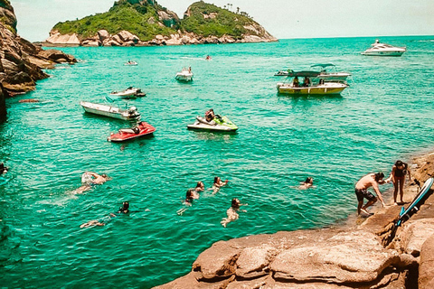 Rio de Janeiro: Boat Tour of Barra, Amores, and Islands Beaches Rio de Janeiro: Boat Tour along Barra Beach, Amores Beach, and the Islands