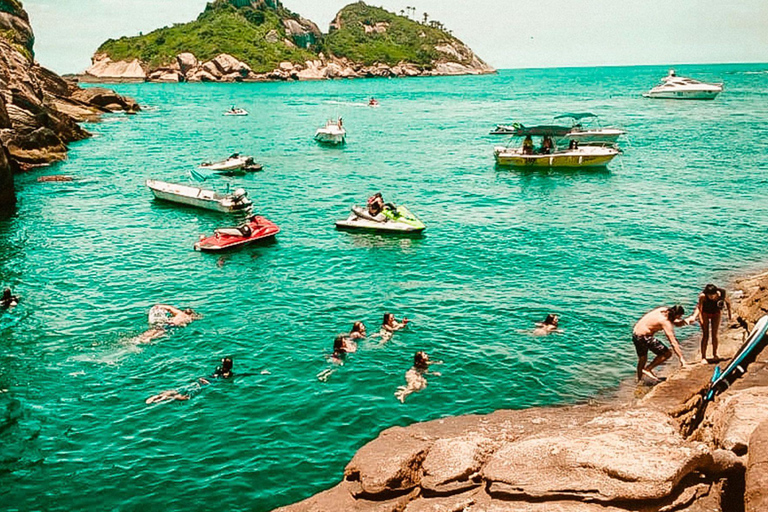 Rio de Janeiro: Boat Tour of Barra, Amores, and Islands Beaches Rio de Janeiro: Boat Tour along Barra Beach, Amores Beach, and the Islands