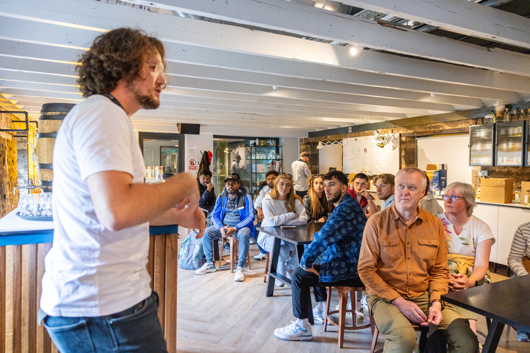 Edimburgo: Tour della distilleria Holyrood Whisky &amp; GinEdimburgo: tour guidato della distilleria Holyrood con degustazione