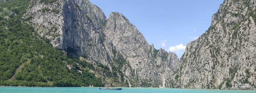 Lac de Koman, rivière Shala et Fierza : excursion panoramique en bateau