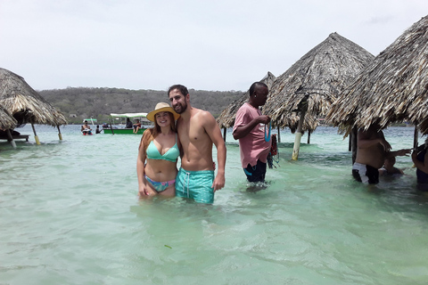 Cartagena:Geniet van een 5 Rosario Eilanden bustour + rondvaart + snorkelen