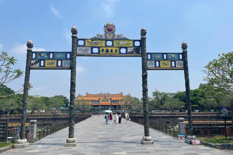 De Hoi An/Da Nang: Viagem de 1 dia pela cidade de Hue com almoçoDe Da Nang: Viagem de 1 dia pela cidade de Hue com almoço