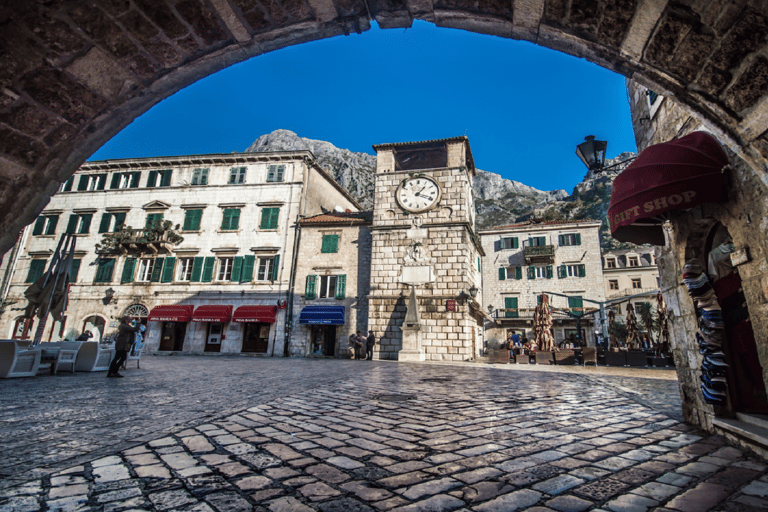 Kotor nocą